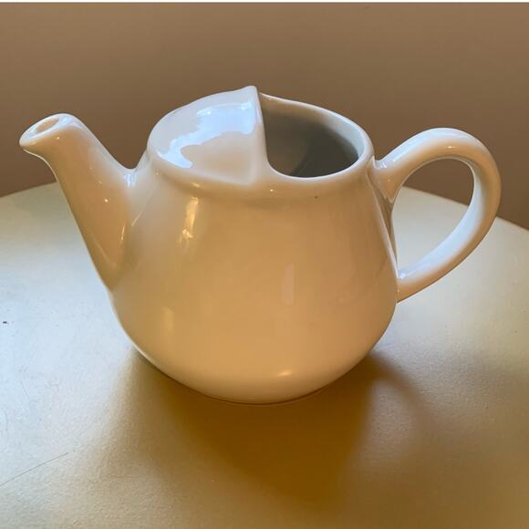 Hall China London 16-Ounce Classic White Restaurant Supply Teapot NEW - Picture 2 of 9